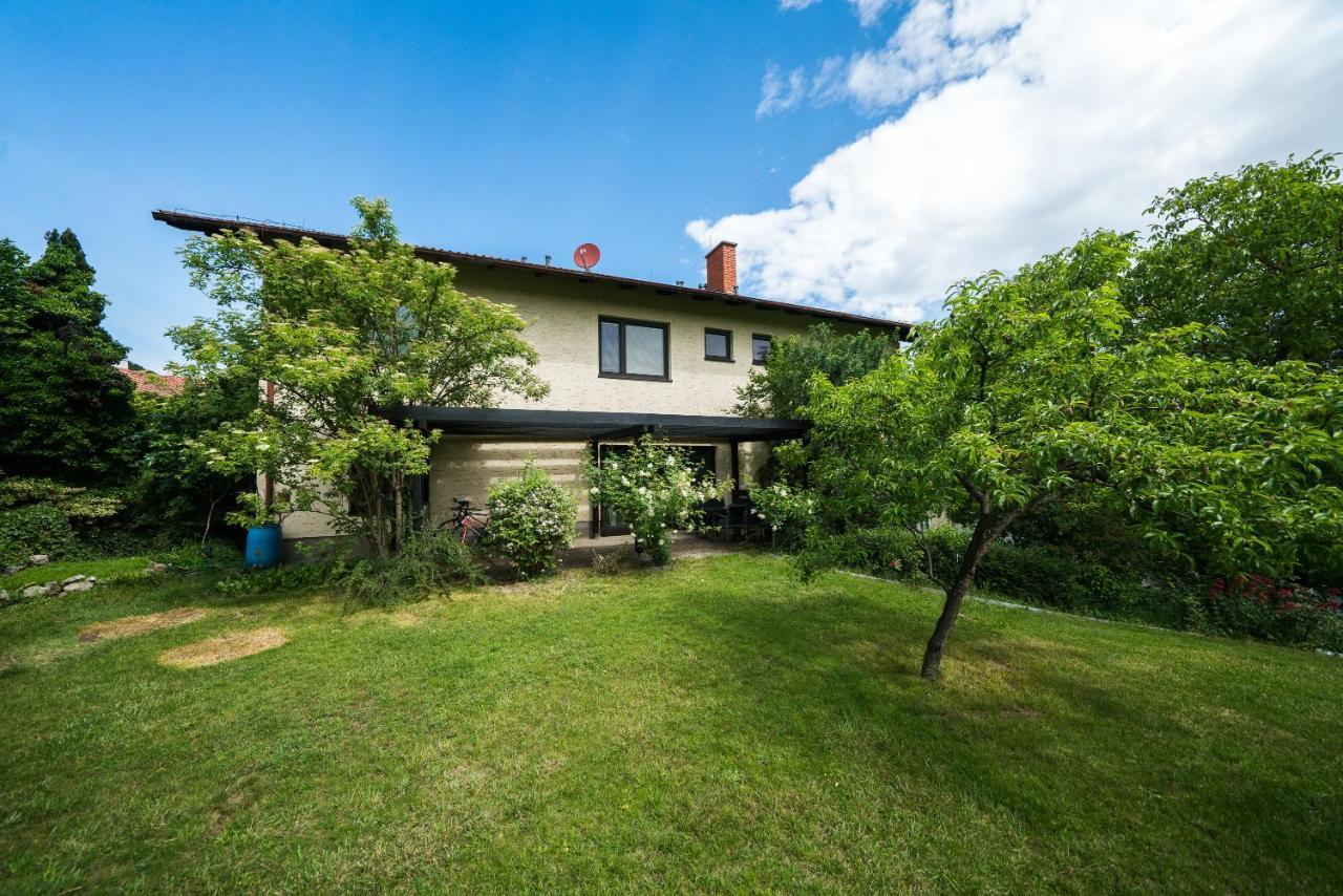 バーデン アウレリウス ペンション Bed & Breakfast エクステリア 写真
